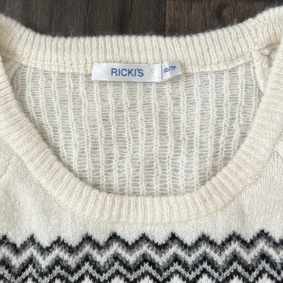 🌸 3/$25 Ricki’s | Sweater - Picture 3 of 6